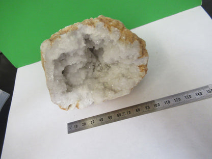 AMAZING GEODE QUARTZ MINERAL SAMPLE BEAUTIFUL SPECIMEN AS PICTURED T7-FD-92
