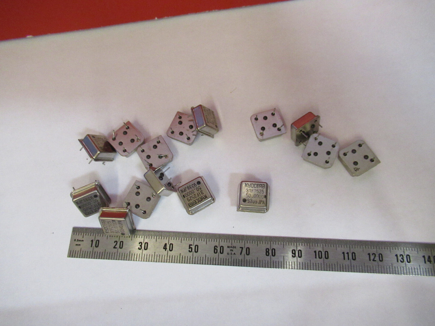 LOT 15 ea  KYOCERA QUARTZ CRYSTAL 50 MHz  FREQUENCY AS PICTURED X3-B-07