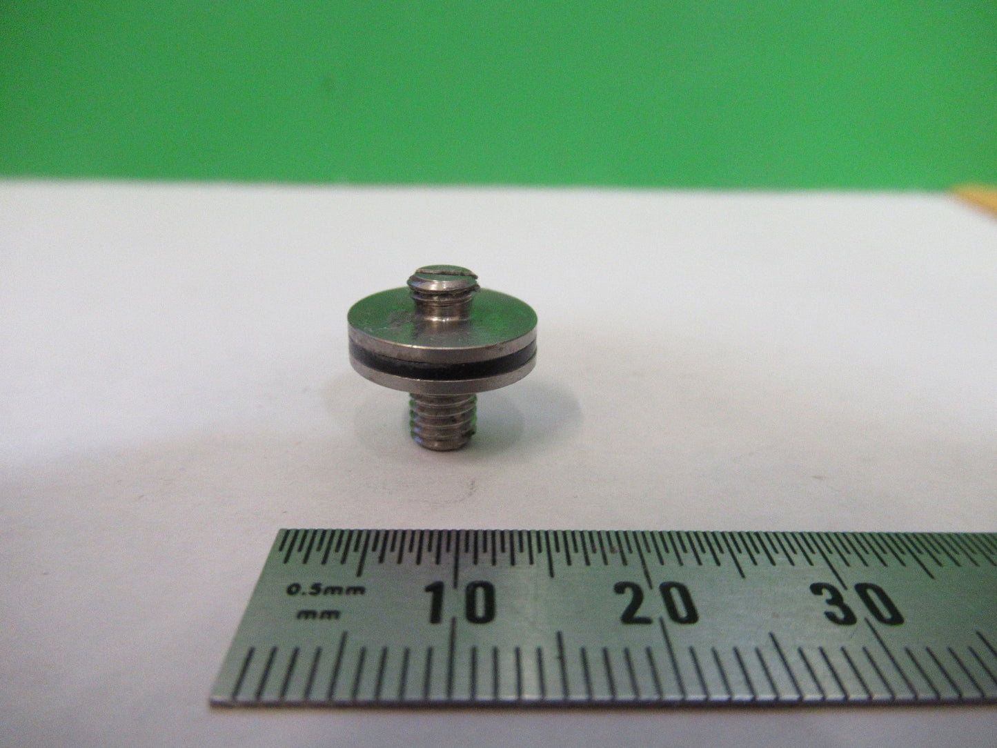 PCB PIEZOTRONICS ENDEVCO ACCESSORY ISOLATION MOUNTING BASE 10-32 both U8-A-95