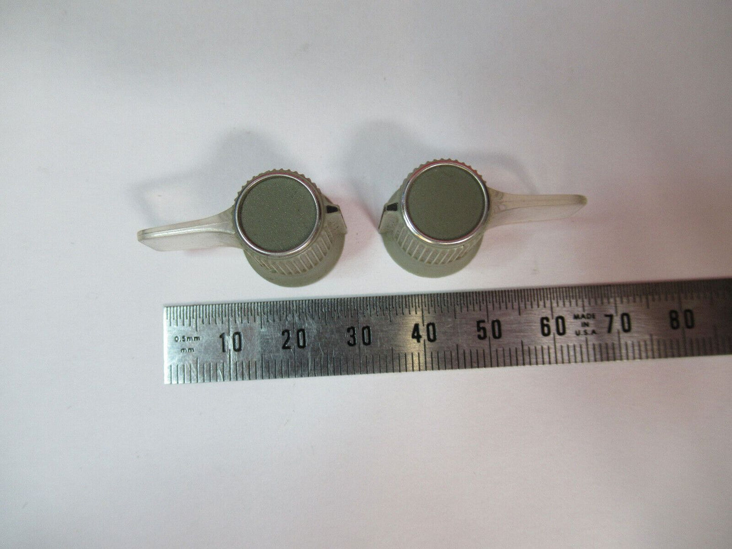 HP HEWLETT PACKARD SET OF PLASTIC KNOBS INSTRUMENT AS PICTURED Y6-B-10