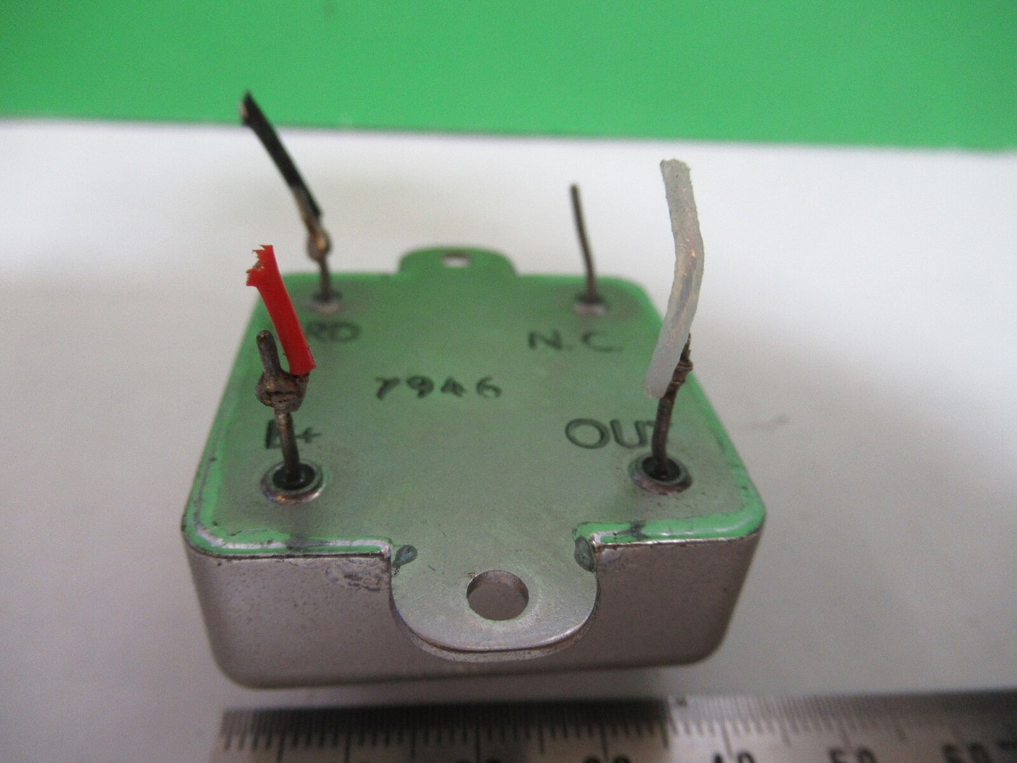 CTS KNIGHTS QUARTZ OSCILLATOR FREQUENCY 5 MHz VINTAGE AS PICTURED W1-B-02