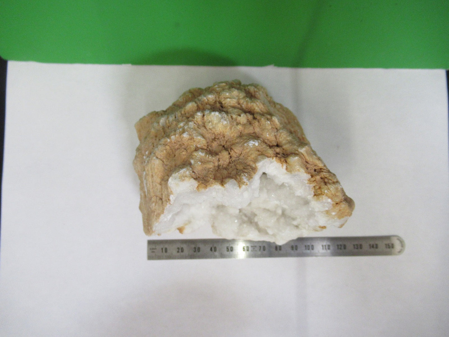 AMAZING GEODE QUARTZ MINERAL SAMPLE BEAUTIFUL SPECIMEN AS PICTURED T7-FD-92