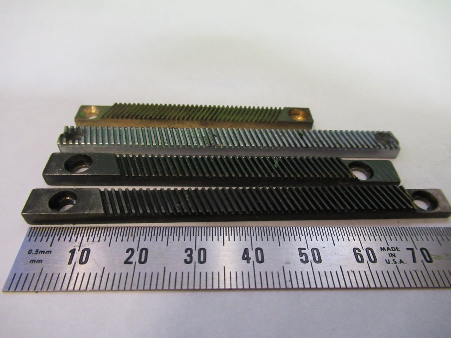 LOT 4 PIECES RACK GEAR BAUSCH LOMB AO SPENCER MICROSCOPE PART AS PICTURE U8-A-40