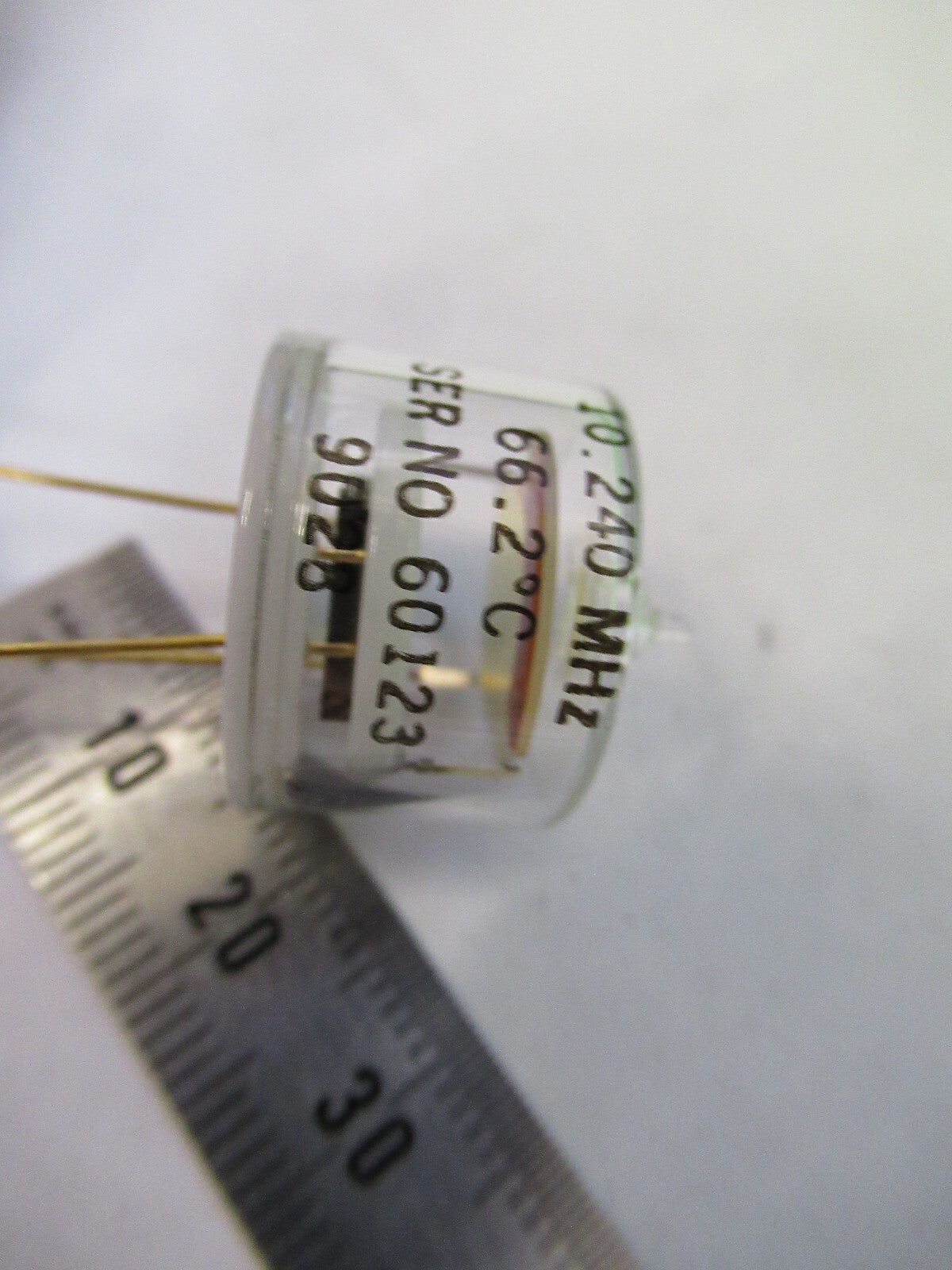 SPACE 10.24 MHz QUARTZ CRYSTAL FREQUENCY CONTROL BLILEY BG61 GLASS PCK 82-A-86