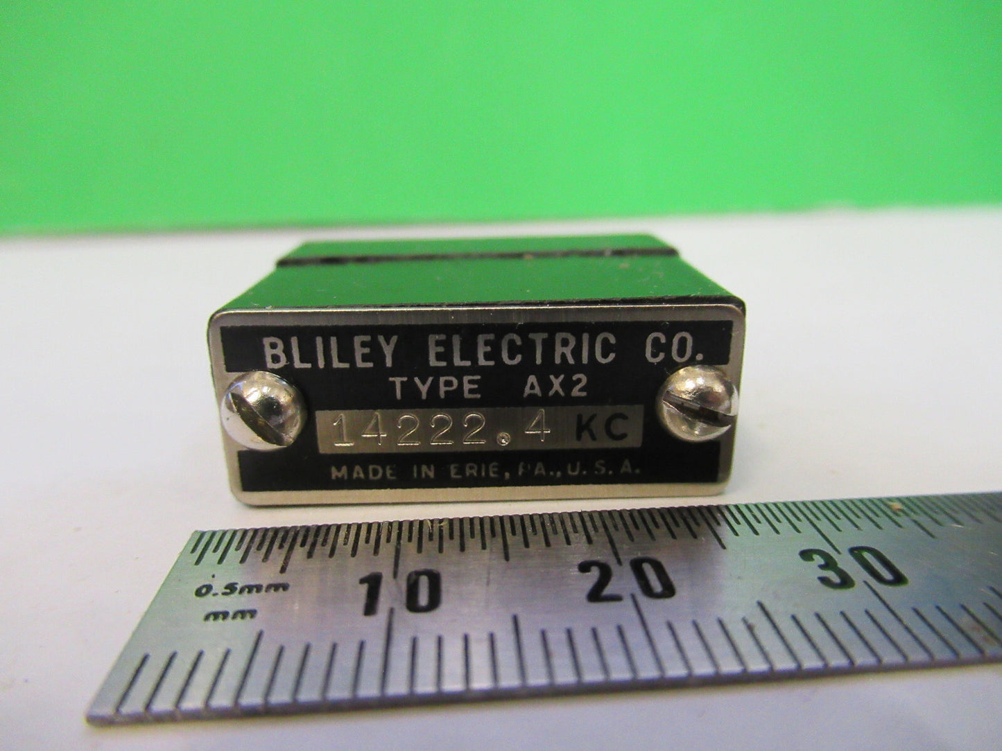 VINTAGE WWII BLILEY QUARTZ CRYSTAL AX2 14222.4 KC FREQUENCY RADIO AMATEUR S1-B29