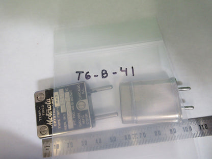 ANTIQUE MOTOROLA QUARTZ CRYSTAL FREQUENCY CONTROL RADIO AS PICTURED T6-B-41