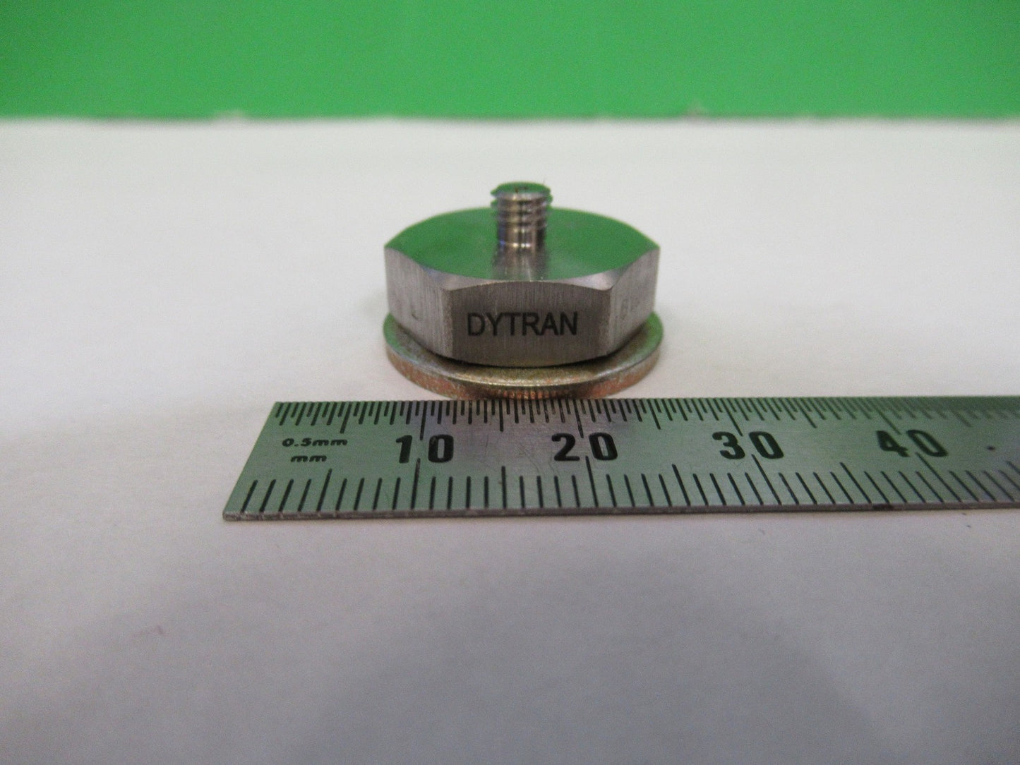 DYTRAN 6196 MAGNET MOUNT 10-32 THREAD for ACCELEROMETER SENSOR U8-A-07