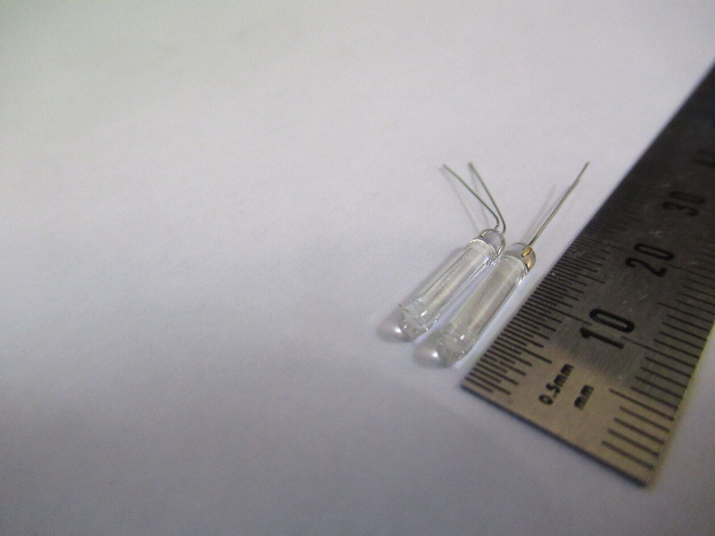 PAIR RTD PT100 PLATINUM TEMPERATURE SENSOR 100 OHMS GLASS AS PICTURED R7-B-72