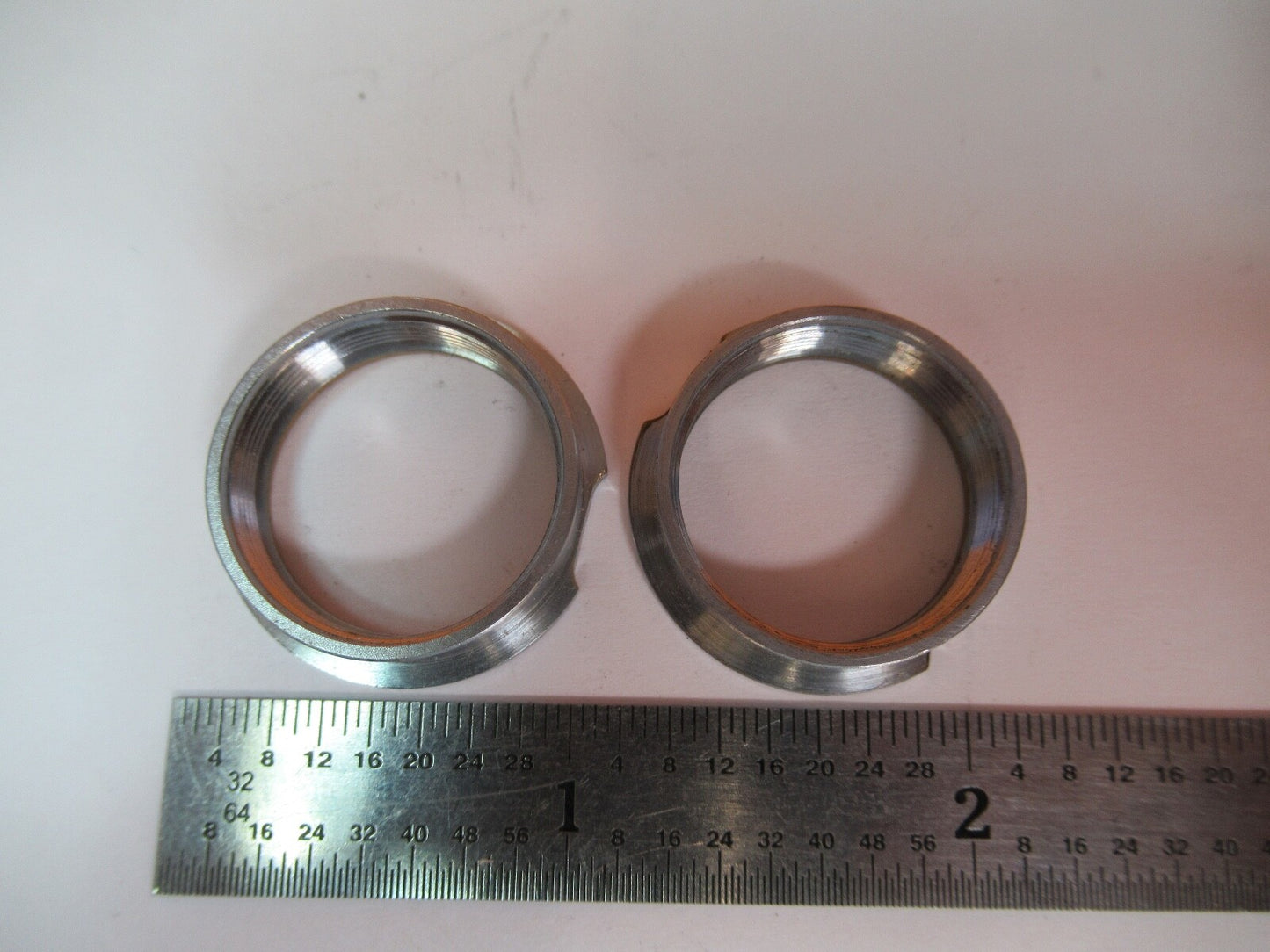 ERNST LEITZ DEUTSCHLAND LOS 2 OHRRINGADAPTER MIKROSKOPTEIL wie abgebildet A2-A-40