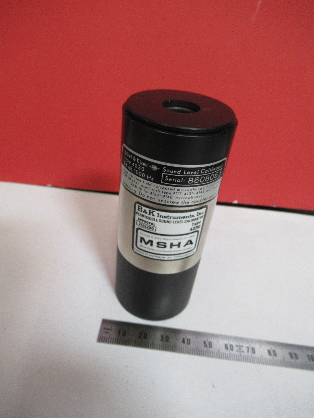 SOUND LEVEL CALIBRATOR BRUEL KJAER 4230   AS PICTURED S4-B-63