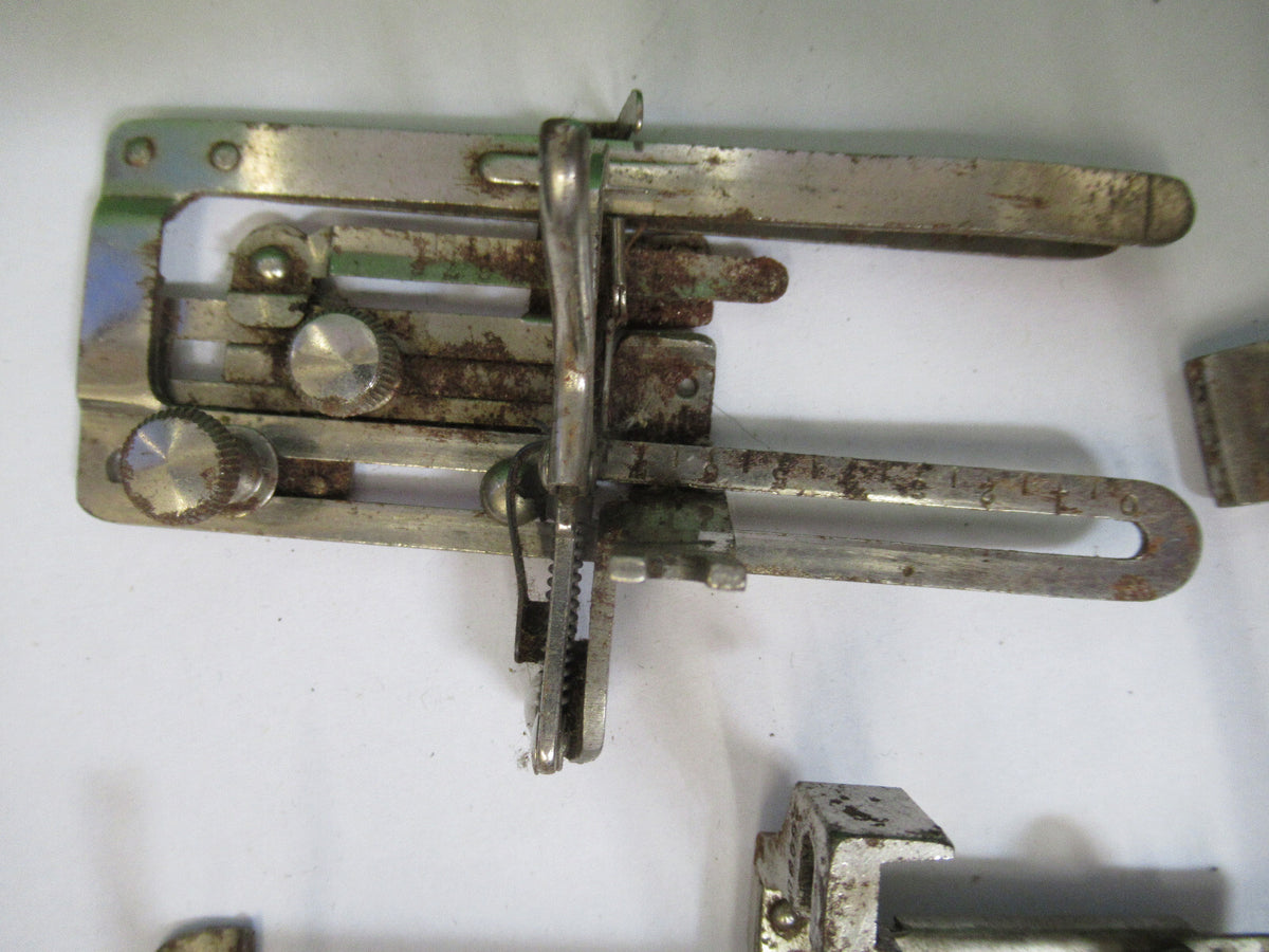 OLD SINGER SEWING ACCESSORY MACHINE  STITCH [rusty] ATTACHMENT ASSEMBLY &H2-A-24