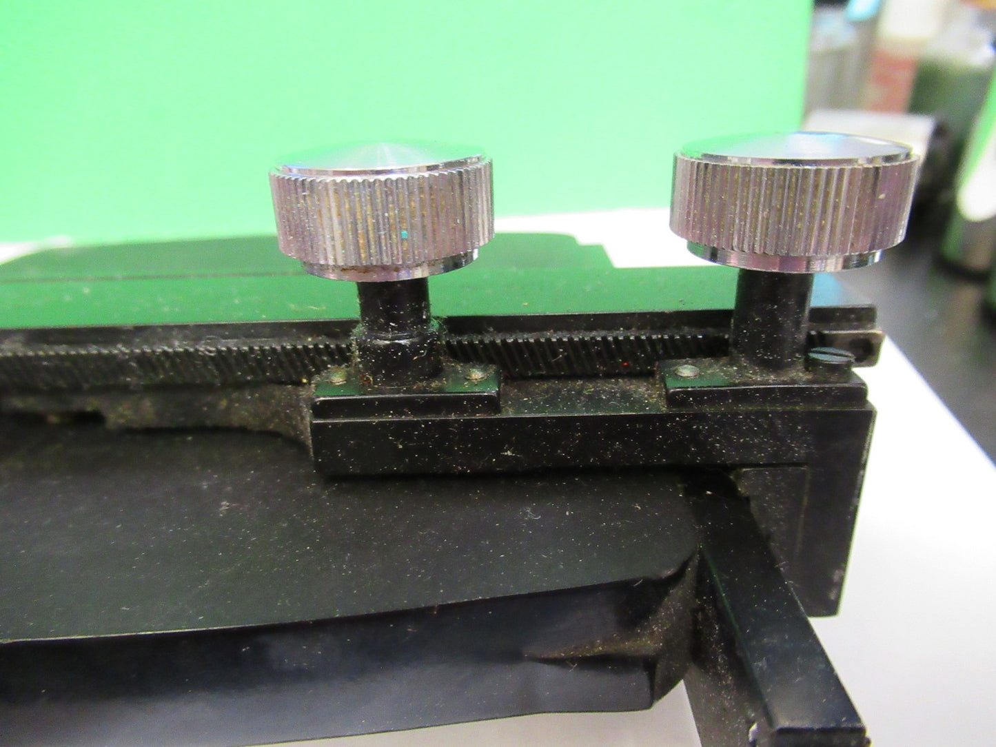 SPENCER AO XY STAGE TABLE CLIPS ANTIQUE MICROSCOPE PART as pic T6-A-69