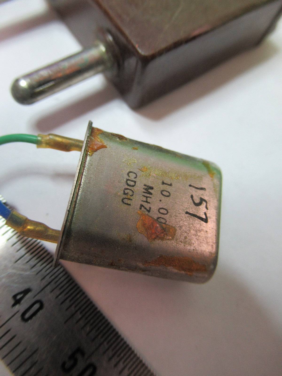 ANTIQUE WWII DC-35 -34 RESONATOR QUARTZ  FREQUENCY CONTROL AS PICTURED T5-A-97