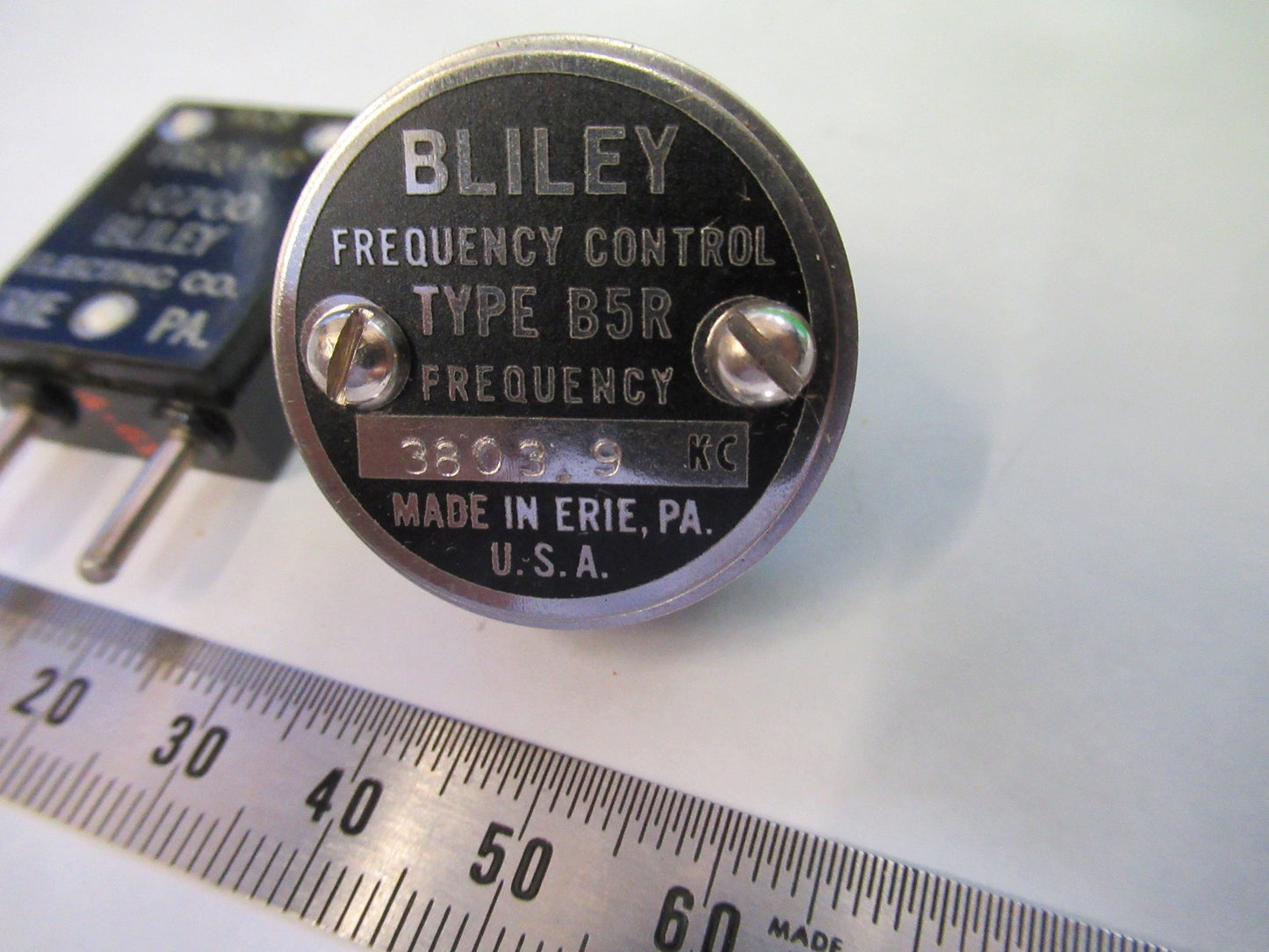 ANTIQUE BLILEY XTAL QUARTZ CRYSTAL FREQUENCY CONTROL RADIO AS PICTURED T6-B-45