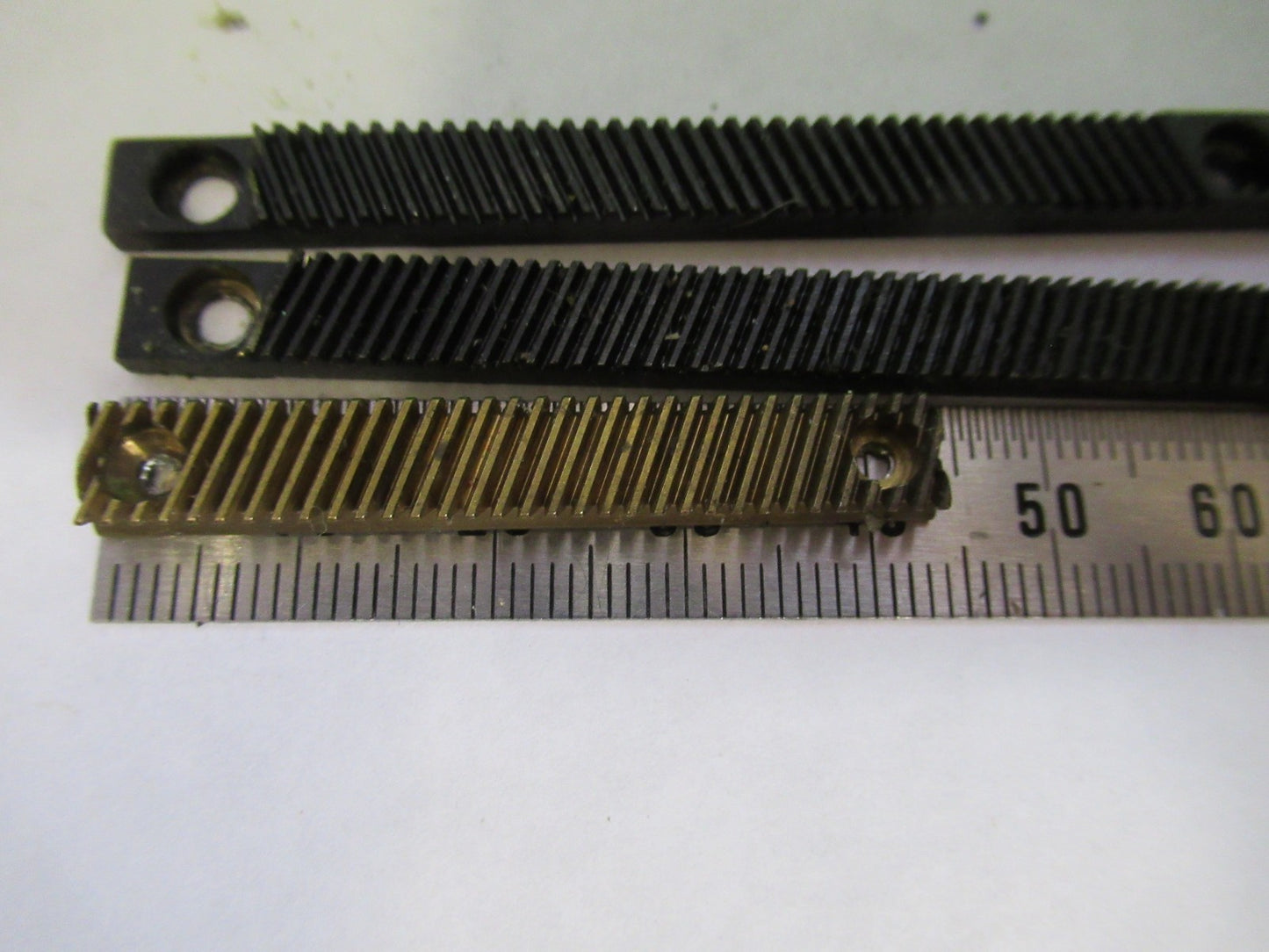 LOT 4 PIECES RACK GEAR BAUSCH LOMB AO SPENCER MICROSCOPE PART AS PICTURE U8-A-39