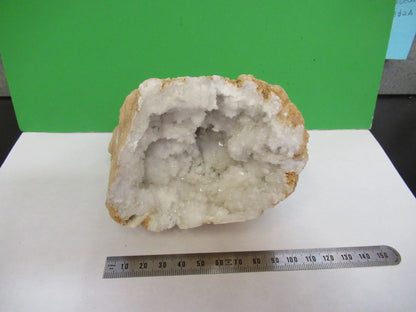 AMAZING GEODE QUARTZ MINERAL SAMPLE BEAUTIFUL SPECIMEN AS PICTURED T7-FD-92