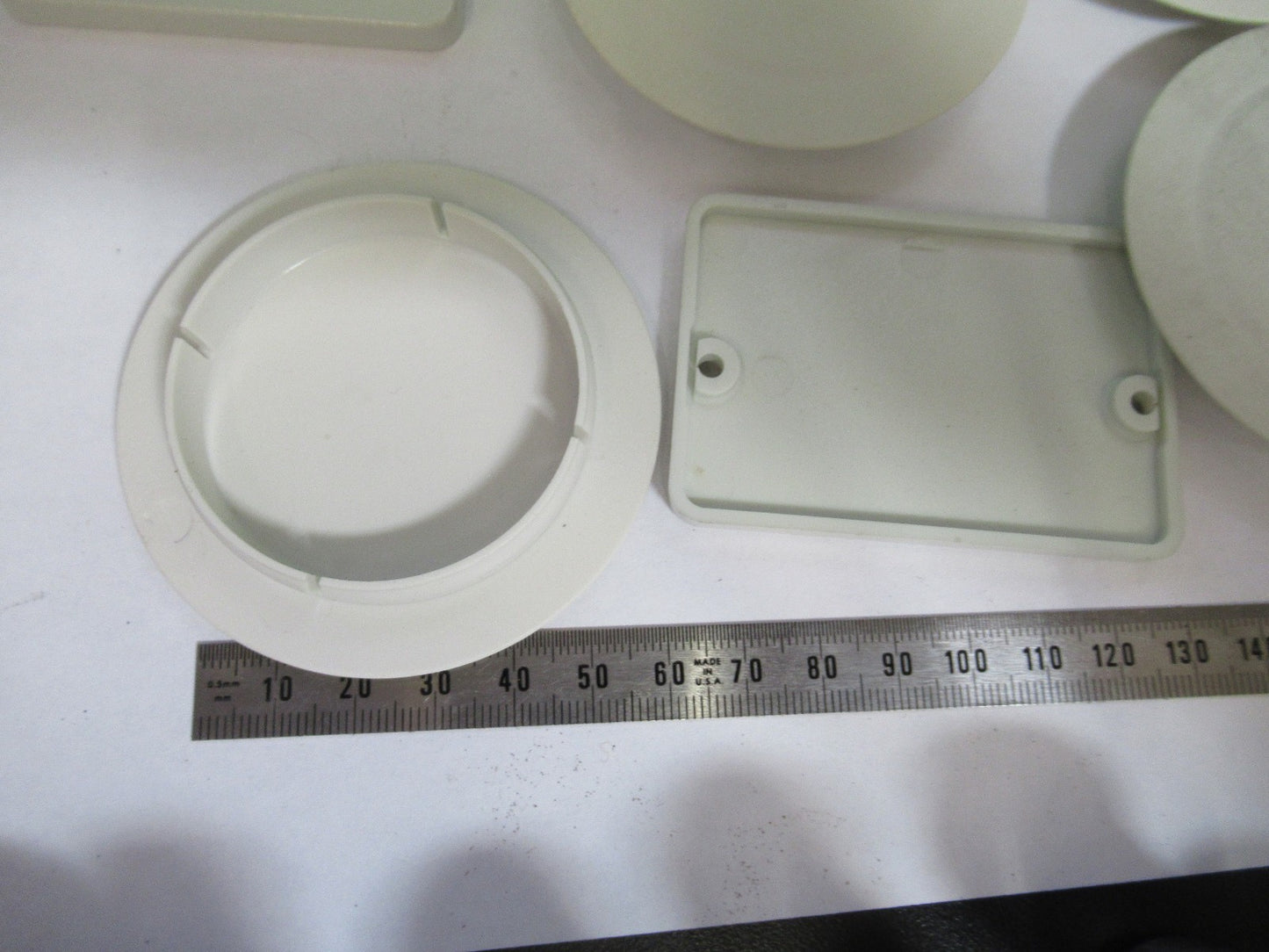 LEICA LEITZ GERMANY DMRB PLASTIC COVERS LOT MICROSCOPE PART AS PICTURED V7-FT-93