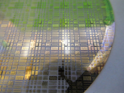 SAPPHIRE WAFER + COMPONENTS COLLECTABLE AS PICTURED G5-A-77