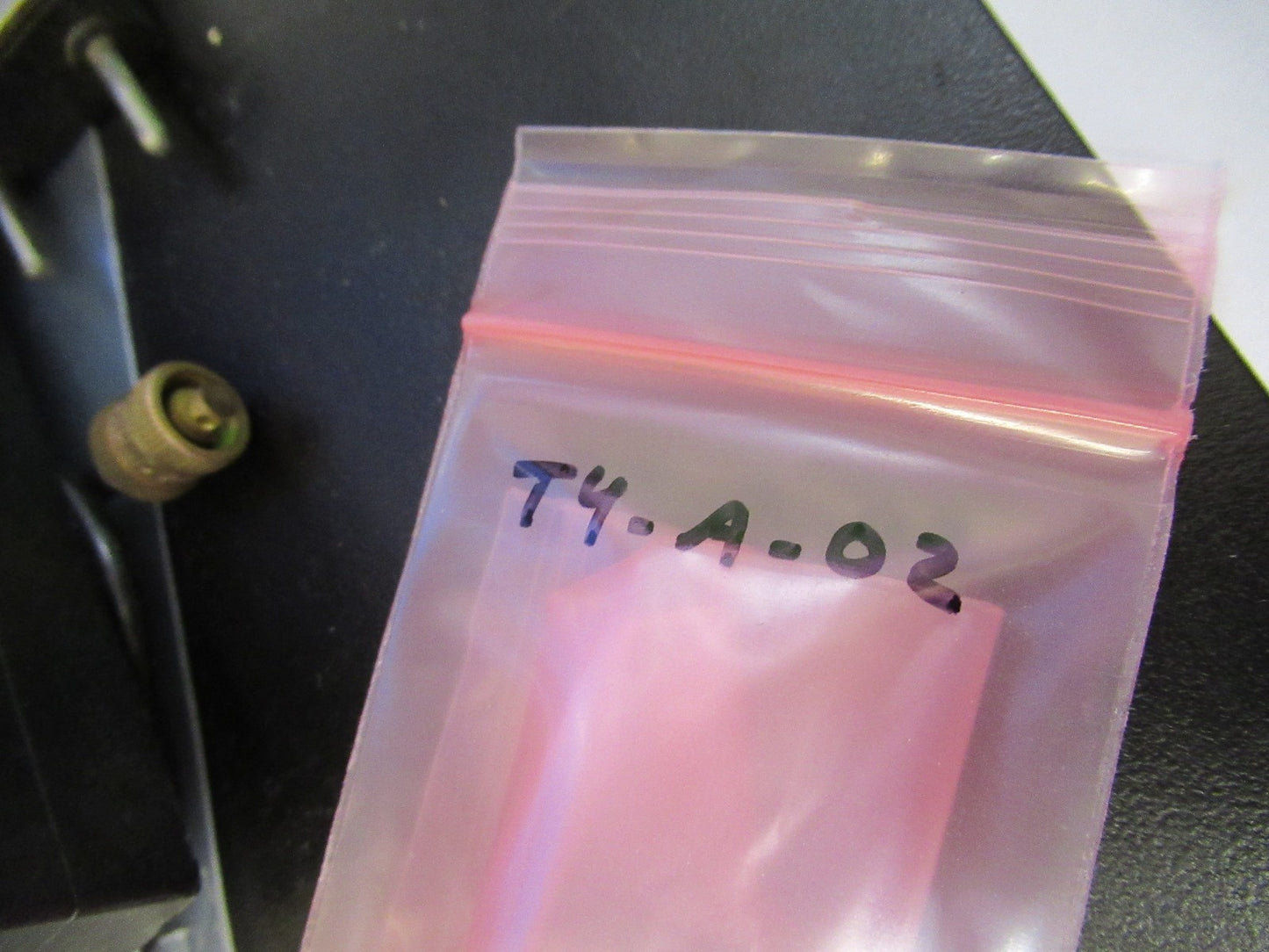 PCB PIEZOTRONICS T352C04 ACCELEROMETER VIBRATION SENSOR  AS PIC  T4-A-02