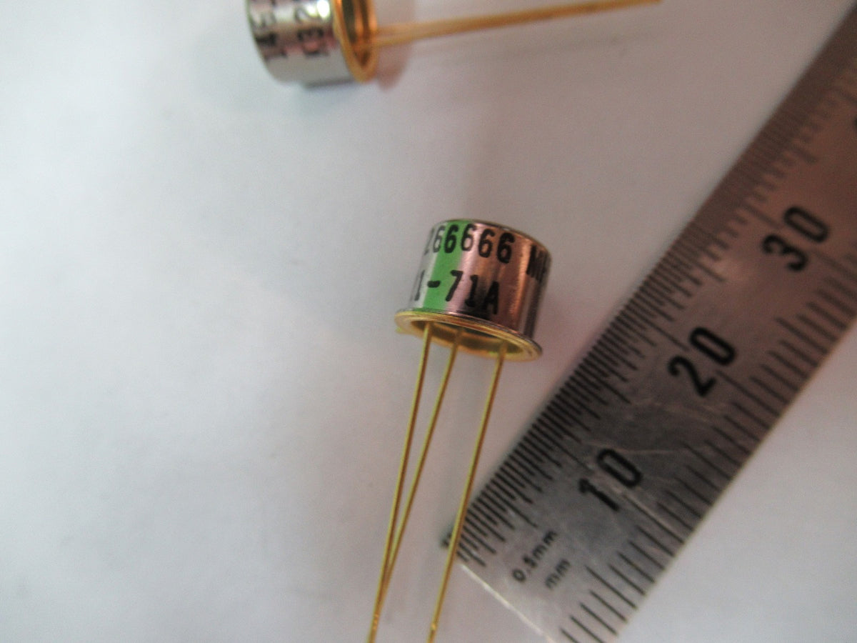 LOT BLILEY 146 MHz RESONATOR QUARTZ  FREQUENCY CONTROL AS PICTURED T5-A-100