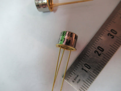 LOT BLILEY 146 MHz RESONATOR QUARTZ  FREQUENCY CONTROL AS PICTURED T5-A-100