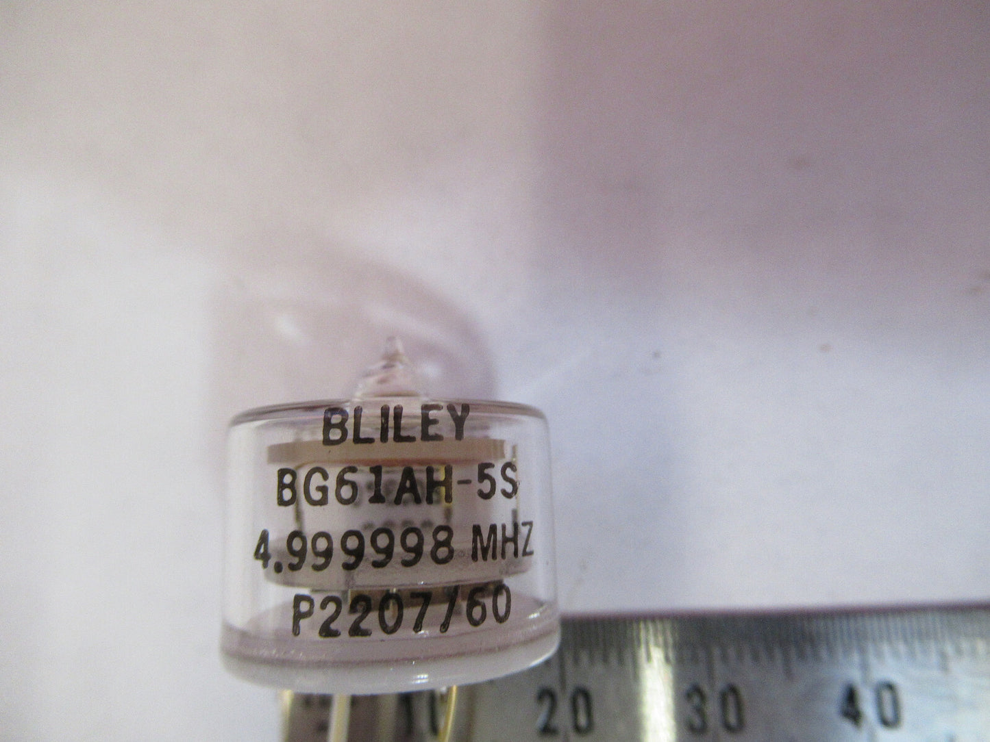BLILEY ELECTRIC 5 MHz RESONATOR GLASS PKG FREQUENCY CONTROL AS PICTURED &1-DT-99