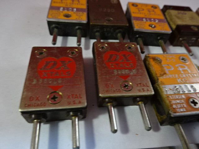 Lot Vintage Quartz Crystal Petersen Dx Cw Mil Spec Frequency Radio