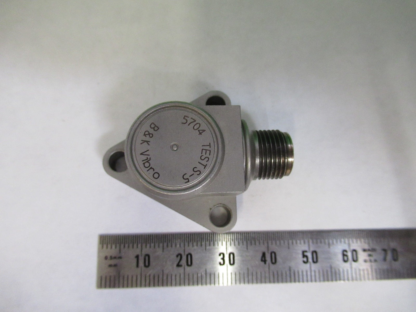 ACCELEROMETER 5704 BRUEL KJAER VIBRO HIGH TEMP VIBRATION SENSOR 10 pC/g U8-A-105