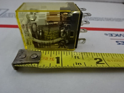 IDEC RELAY RH2B-UL ELECTRONIC CONTROL AS IS &X8-FW-04
