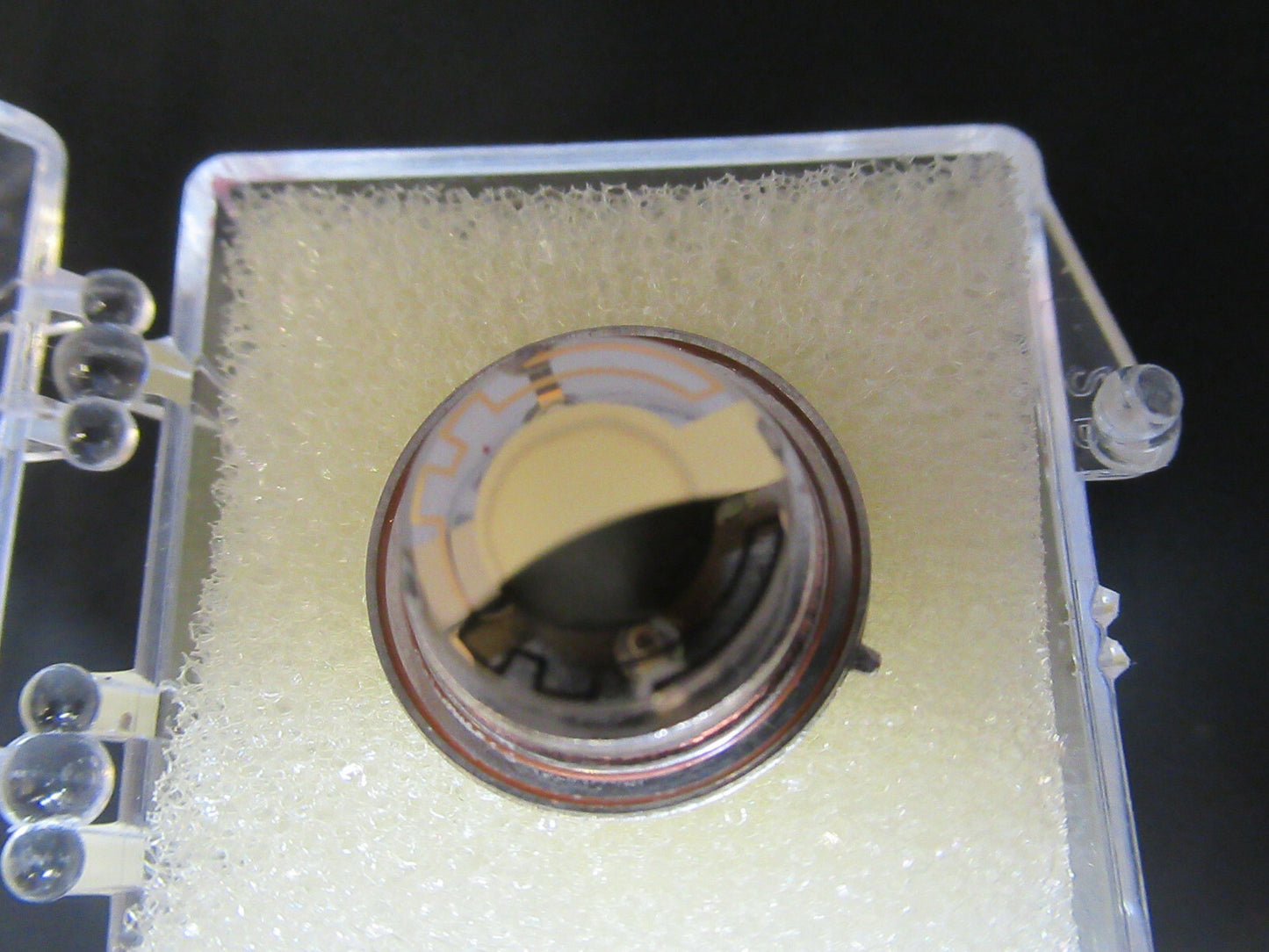 COLLECTABLE RARE PIEZO HEATED QUARTZ CRYSTAL UNKNOWN FREQUENCY AS PIC #FT-1-A-83