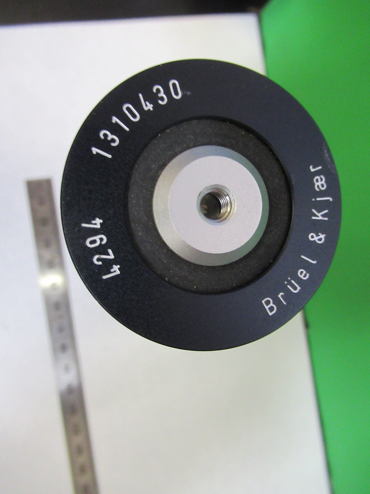 BRUEL KJAER 4294 HANDHELD SHAKER CALIBRATION SENSOR ACCELEROMETER WORKS G8-A-76