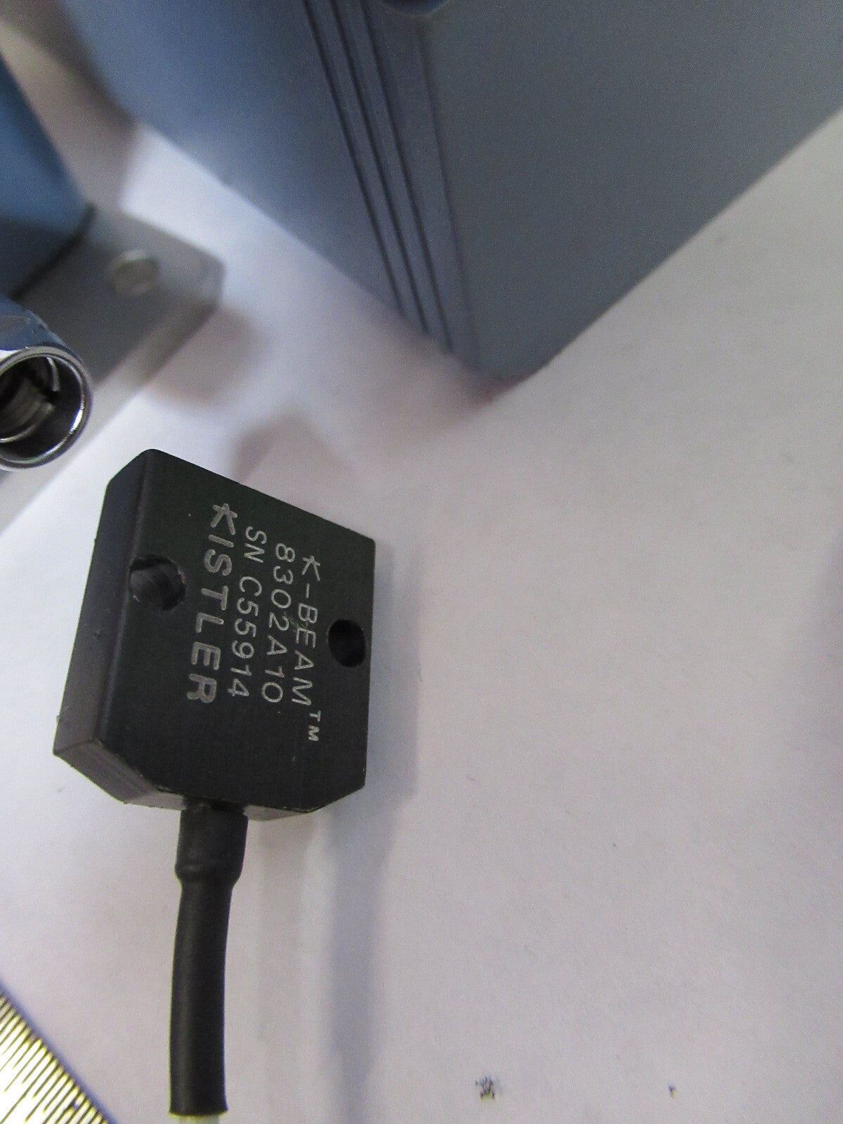 KISTLER 8302A10 DC ACCELEROMETER + SIGNAL CONDITIONER SENSOR AS PICTURED X9-B-86