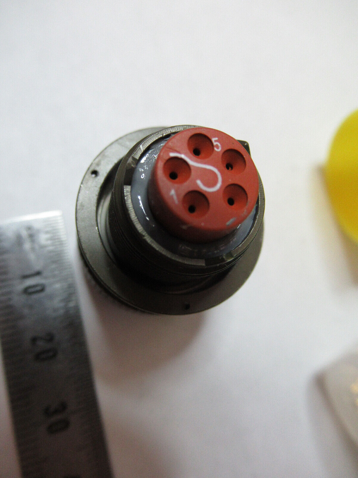 M83723/87W1005N RMS CONNECTOR AEROSPACE ITEM AS PICTURED X7-A-35