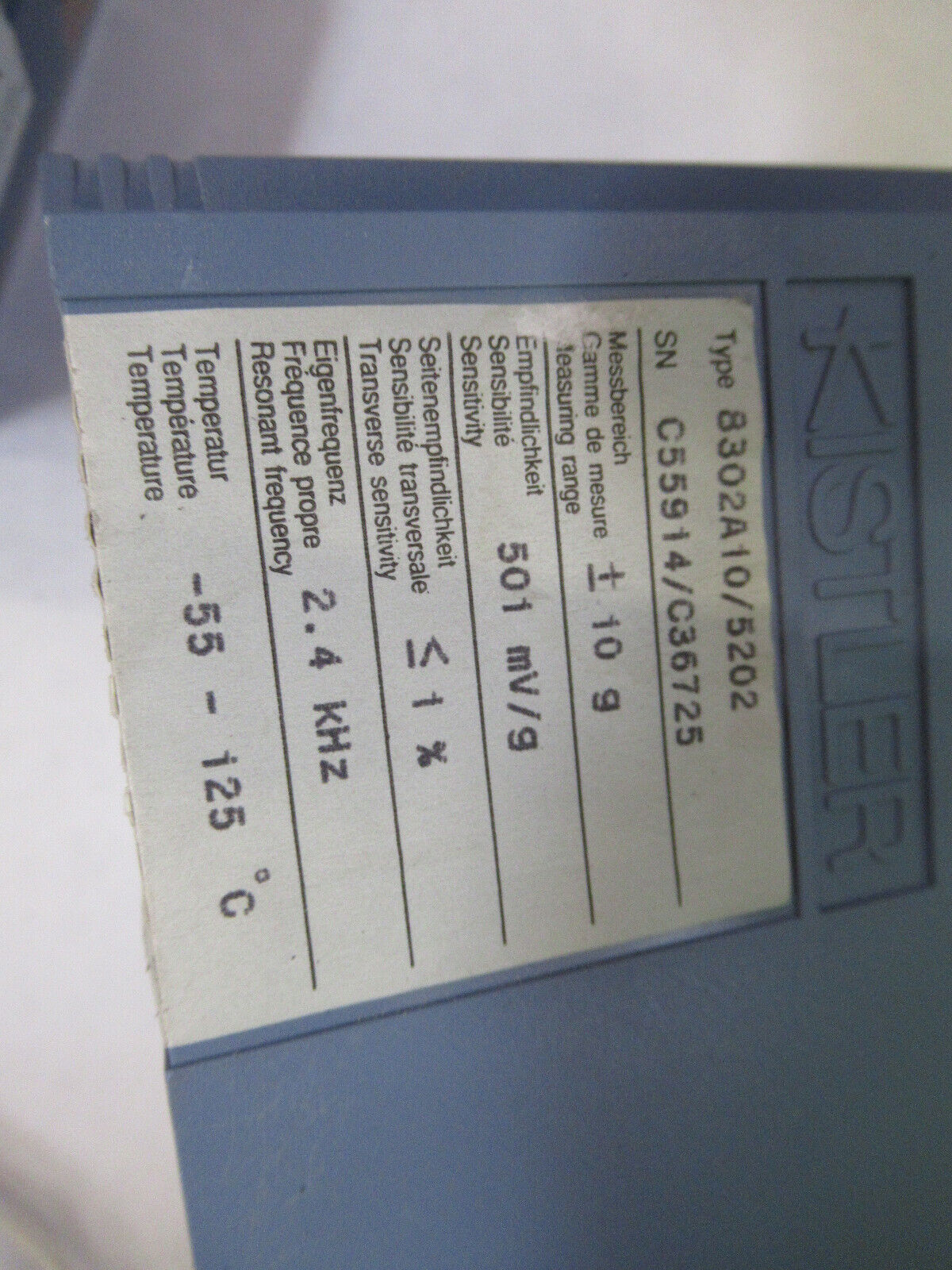 KISTLER 8302A10 DC ACCELEROMETER + SIGNAL CONDITIONER SENSOR AS PICTURED X9-B-86