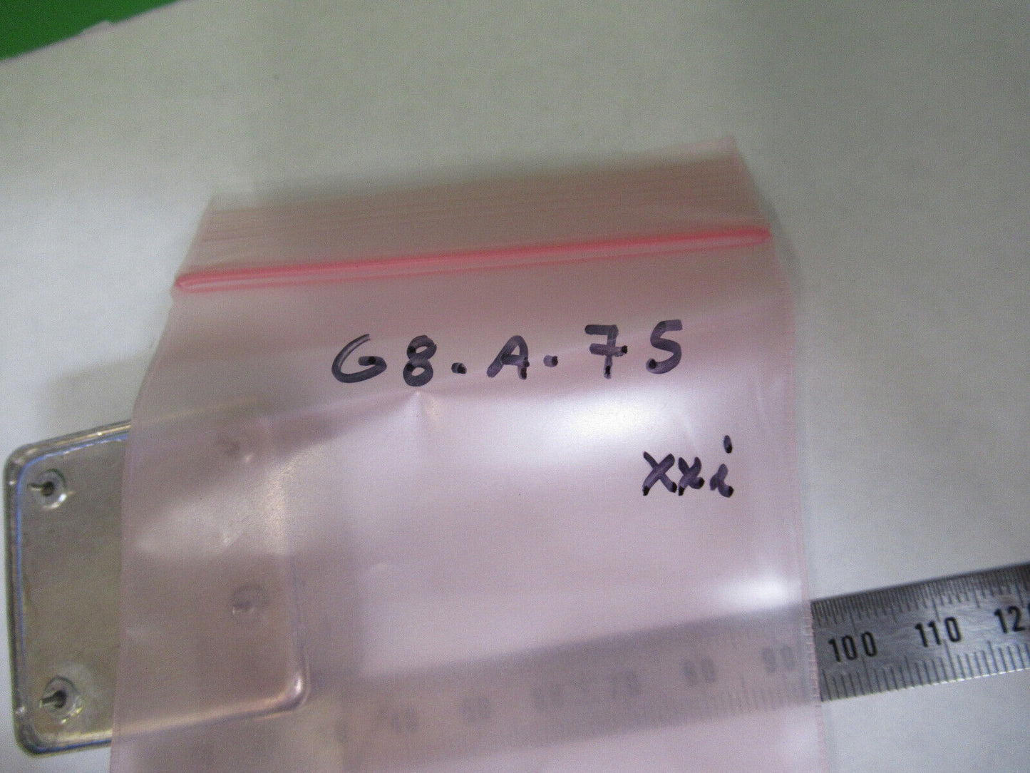 QUARTZ OSCILLATOR INTERNALLY HEATED PIEZO CARLISLE AS PICTURED G8-A-75