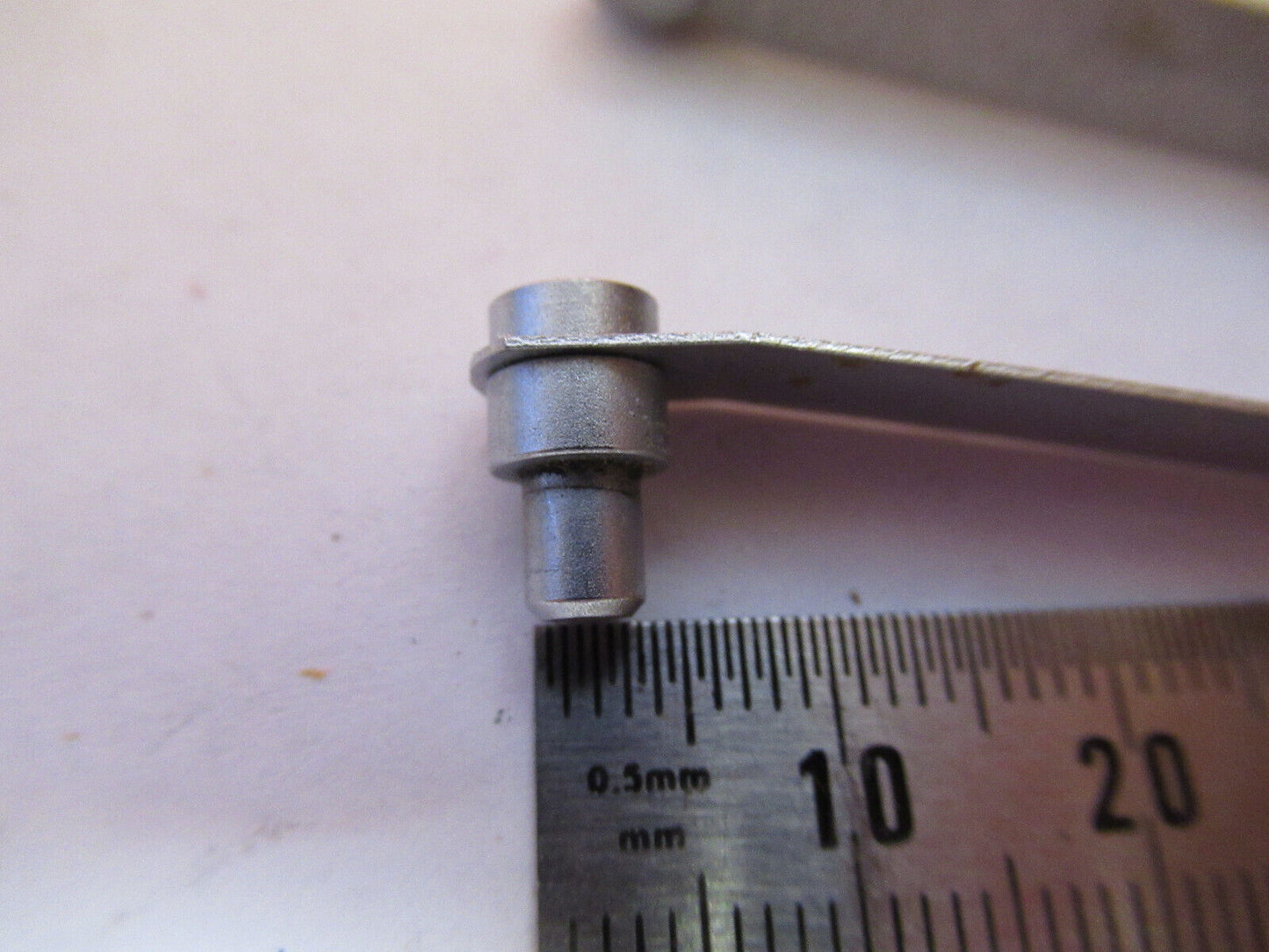 WILD HEERBRUGG SWISS M11 CLIPS PAIR MICROSCOPE PART OPTICS AS PICTURED Y4-A-107