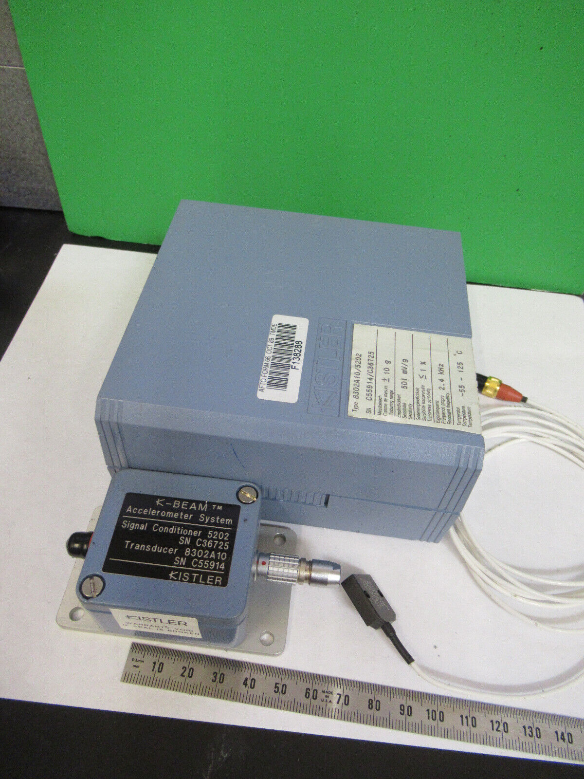 KISTLER 8302A10 DC ACCELEROMETER + SIGNAL CONDITIONER SENSOR AS PICTURED X9-B-86