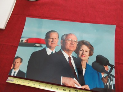 LARGE COLLECTABLE RUSSIA GORBACHEV USA BAKER WH MEETING VINTAGE PHOTOGRAPH &BLI