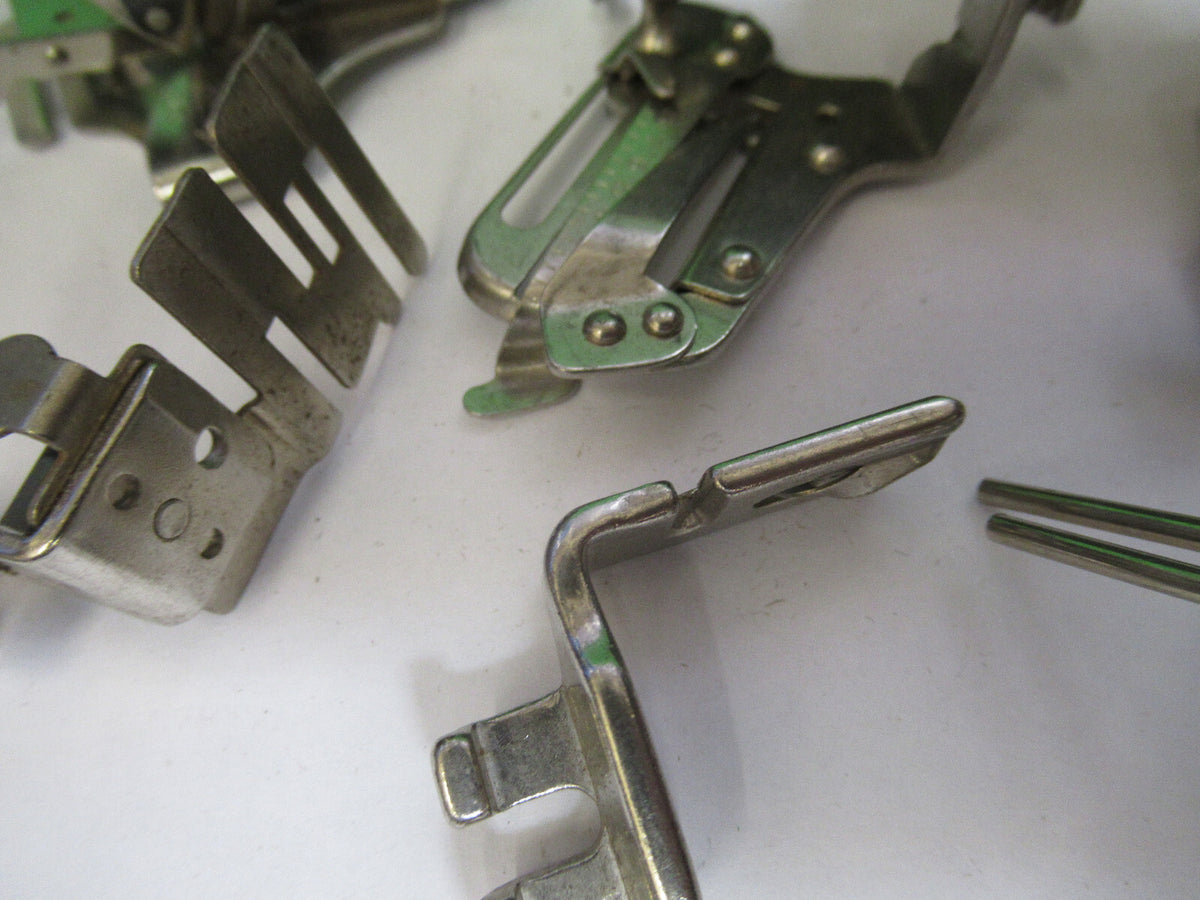 OLD SINGER SEWING ACCESSORY MACHINE  STITCH ATTACHMENT ASSEMBLY &H2-A-20