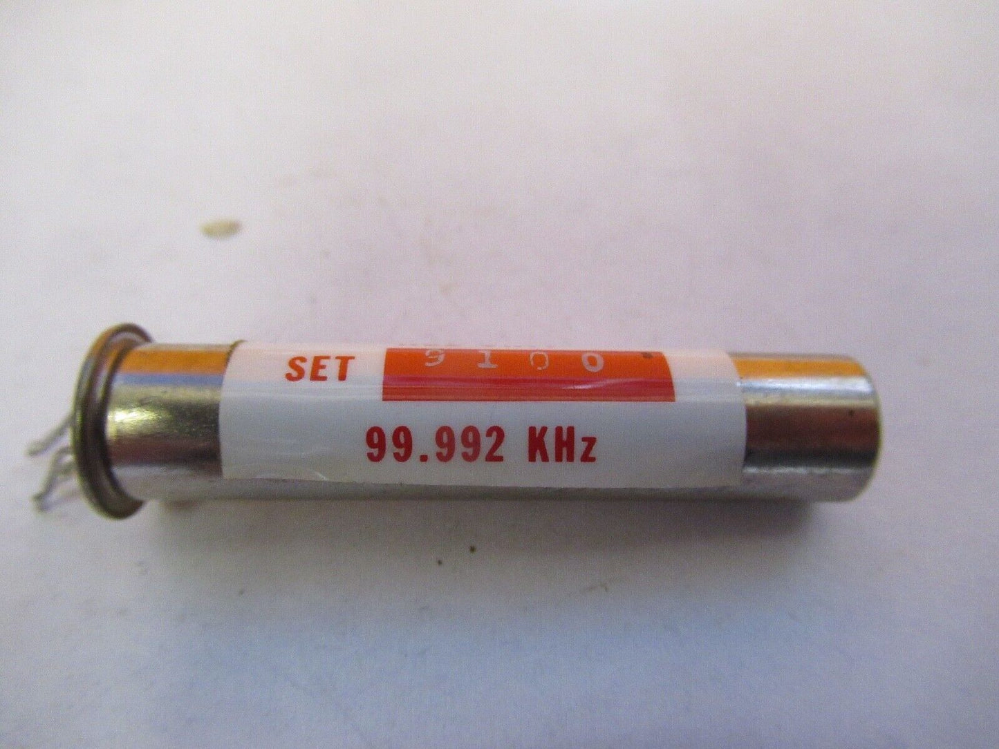 PAIR RARE QUARTZ CRYSTAL 99.992 KHz MIDLAND ROSS FREQUENCY AS PICTURED 1-DT-16