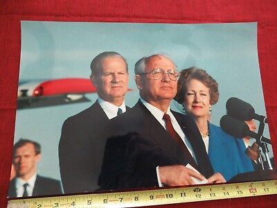 LARGE COLLECTABLE RUSSIA GORBACHEV USA BAKER WH MEETING VINTAGE PHOTOGRAPH &BLI