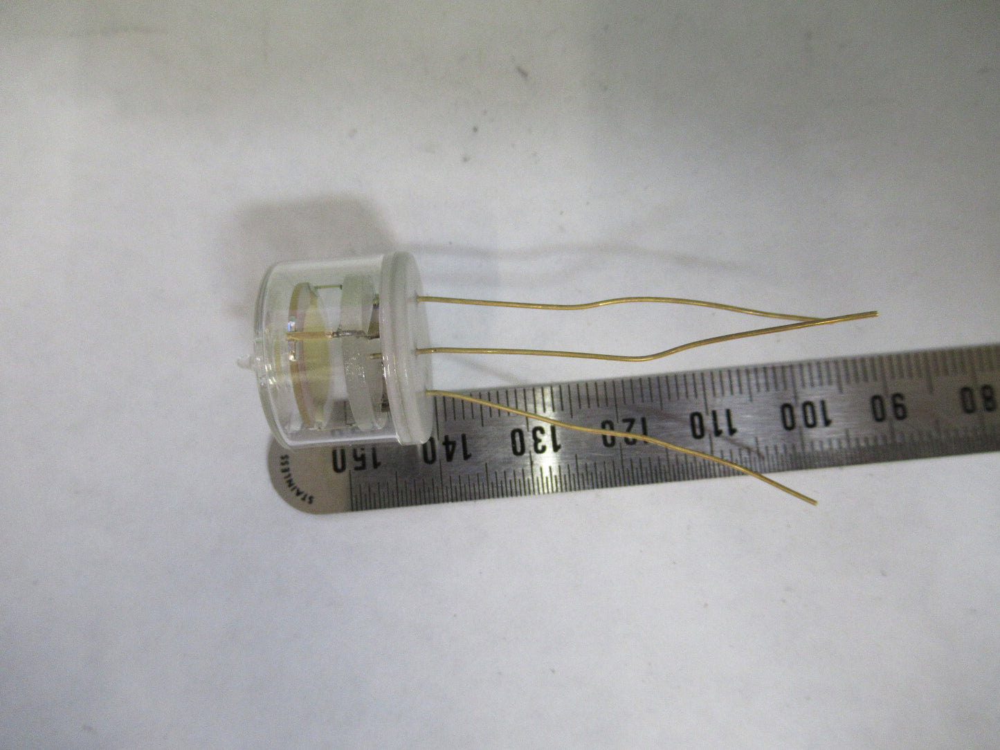 SPACE 10 MHz QUARTZ CRYSTAL FREQUENCY CONTROL BLILEY BG61 GLASS PACKAGE 82-A-85