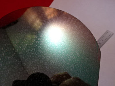 SILICON WAFER WITH COMPONENTS DEVICES COLLECTABLE PART AS PICTURED &Z7-19