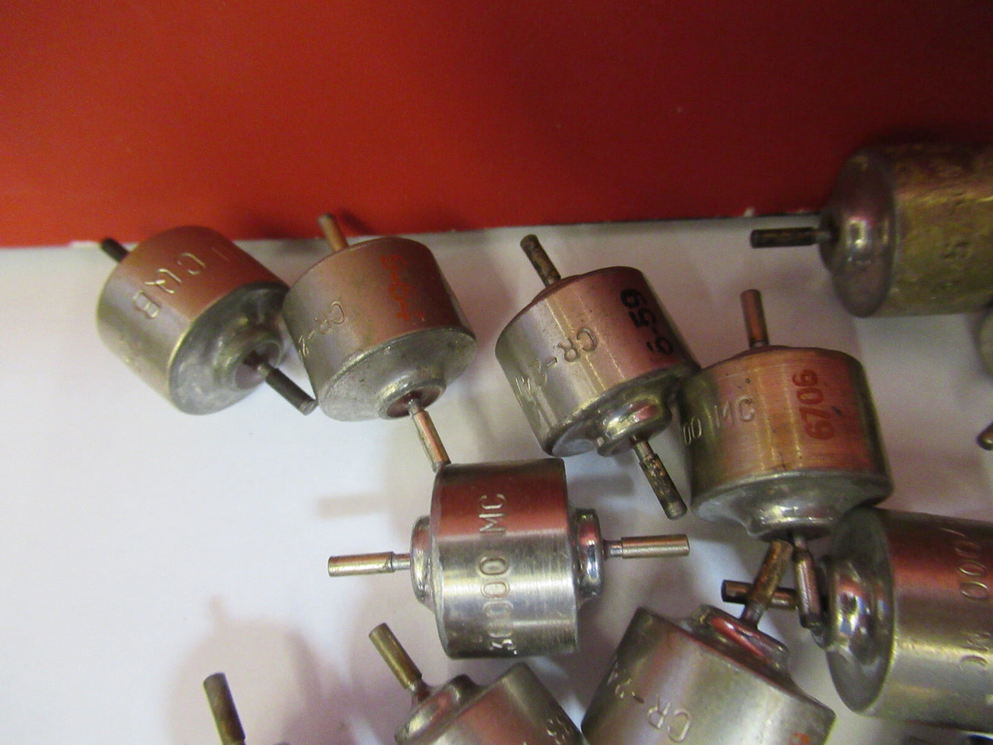 QUARTZ CRYSTALS LOT 1950's CR TYPE  FREQUENCY CONTROL RADIO AS PICTURED X3-B-09
