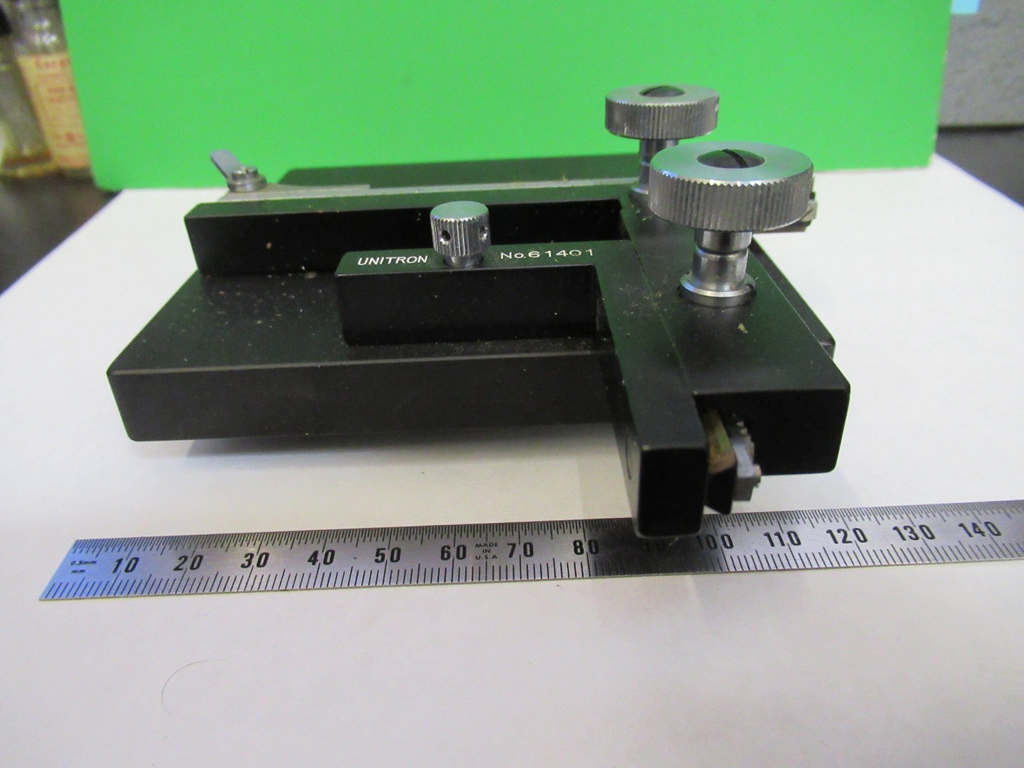 UNITRON MPH JAPAN XY STAGE TABLE MICROSCOPE PART AS PICTURED U8-A-13