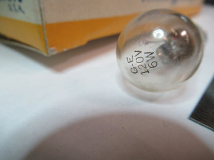 LAMP BULB GE LOT 6 PIECES 6S6-M 6W 120V AS PICTURED W3-C-10