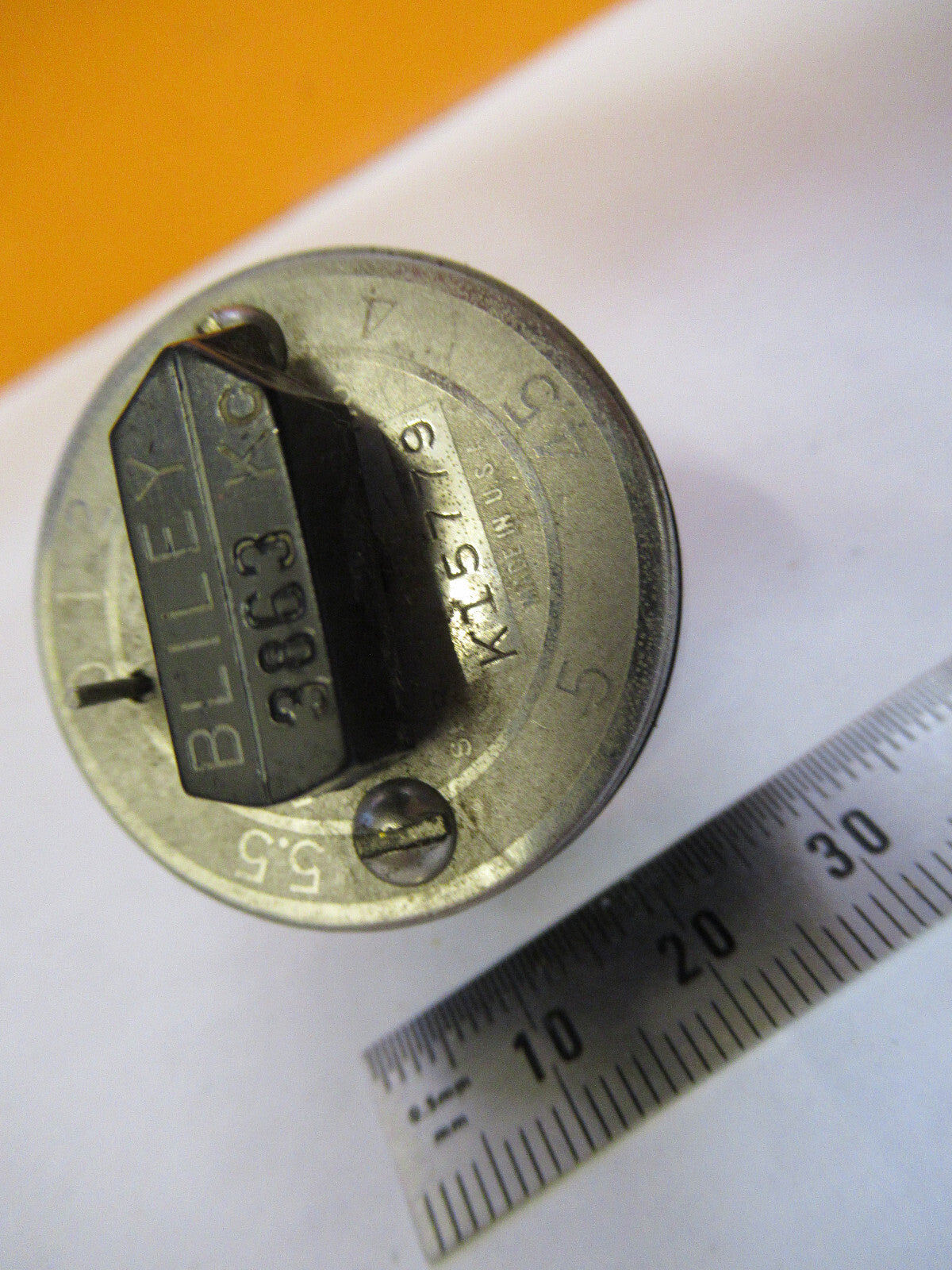 BLILEY RESONATOR QUARTZ CRYSTAL VF1 VARIABLE FREQUENCY AS PICTURED Y1-A-33