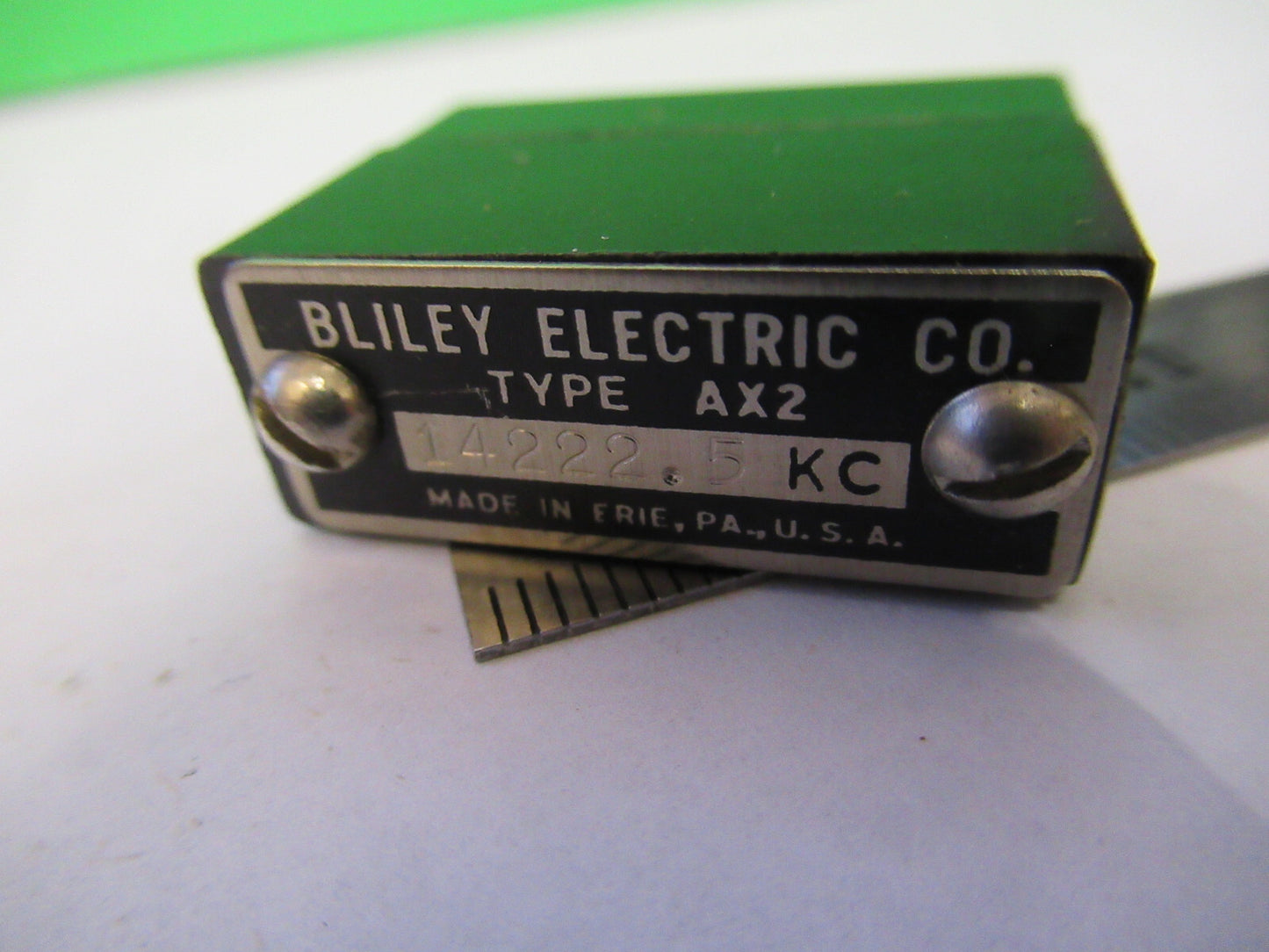 VINTAGE WWII BLILEY QUARTZ CRYSTAL AX2 14222.5 KC FREQUENCY RADIO AMATEUR S1-B27