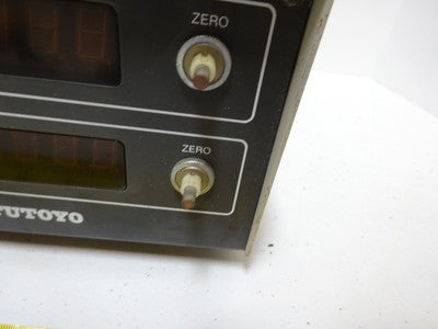 FOR PARTS MICROSCOPE POSITION MITUTOYO READOUT DISPLAY AS PICTURED AS IS #TC-2