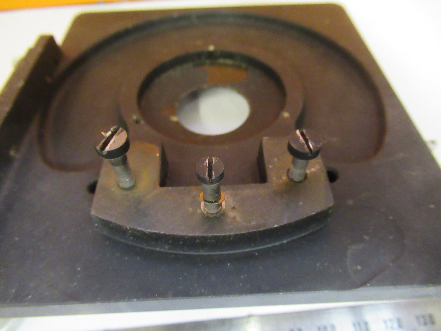 LEITZ WETZLAR GERMANY XY STAGE TABLE MICROSCOPE PART AS PICTURED S4-B-33
